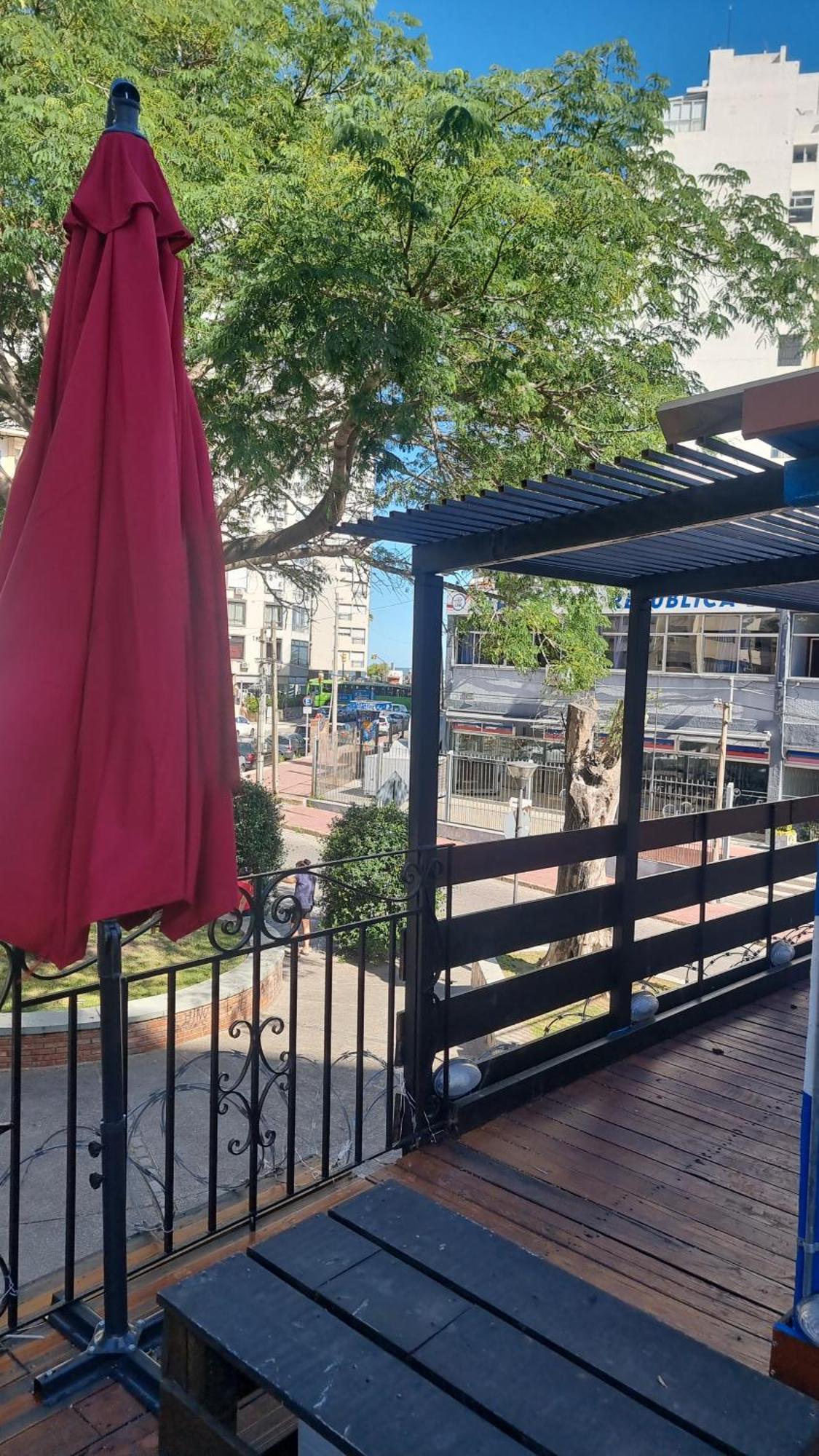Loft Casa Dos Pisos Con Garage Pocitos Playa 4 Personas Villa Montevideo Luaran gambar